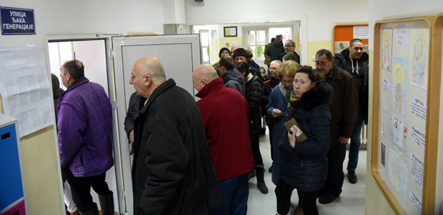 БЕОГРАД ГЛАСАO: До 19 часова излазност 48,2 одсто бирачког тела, затворена бирачка места (ВИДЕО)